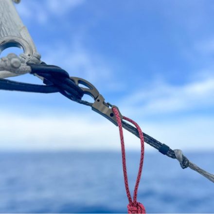 Terhelés alatt niytható spinnakker karabíner | Speed-drop®